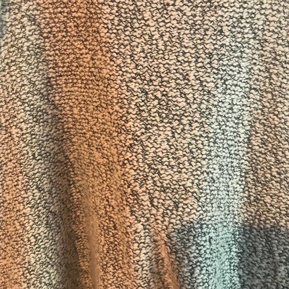 Black and White Knit Top - Picture 2 of 3